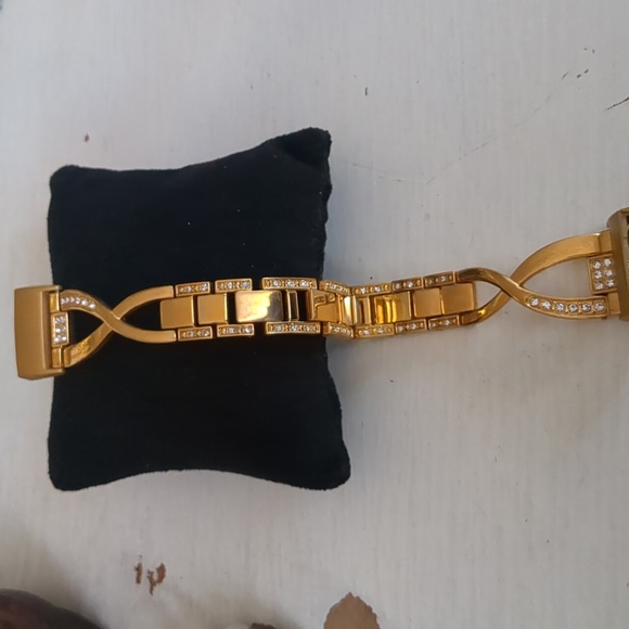 •Sankel Fitbit Sense/Versa 3 Gold Band - Picture 4 of 7